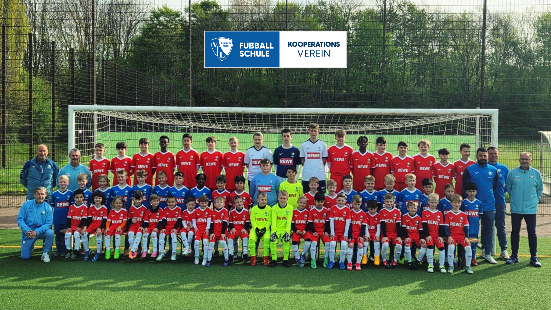 Teamfoto mit allen Teilnehmern beim Vereinscamp der VfL-FUßBALLSCHULE bei der SV Langendreer 04